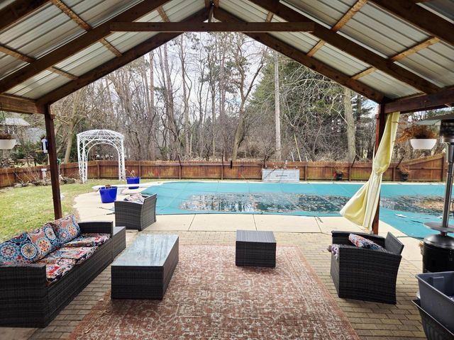 1327 Montclair PLACE, Fort Atkinson, WI 53538