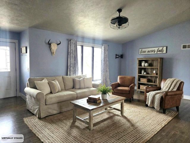 1327 Montclair PLACE, Fort Atkinson, WI 53538