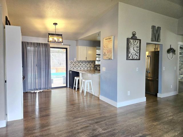 1327 Montclair PLACE, Fort Atkinson, WI 53538