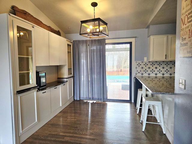 1327 Montclair PLACE, Fort Atkinson, WI 53538