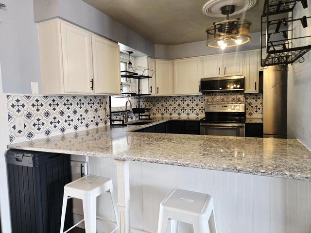 1327 Montclair PLACE, Fort Atkinson, WI 53538