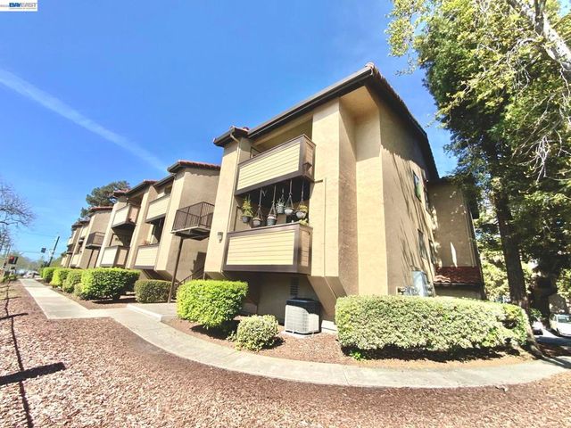 93 Shaniko Cmn 24, Fremont, CA 94539