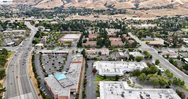 93 Shaniko Cmn 24, Fremont, CA 94539