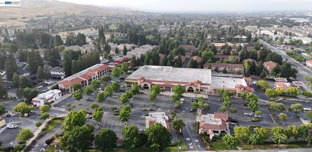 93 Shaniko Cmn 24, Fremont, CA 94539