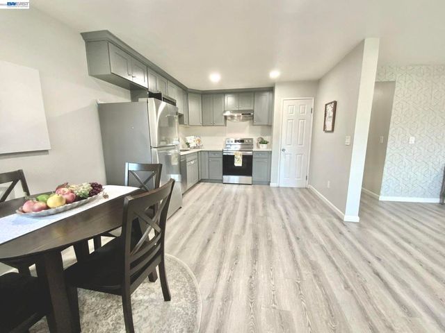 93 Shaniko Cmn 24, Fremont, CA 94539