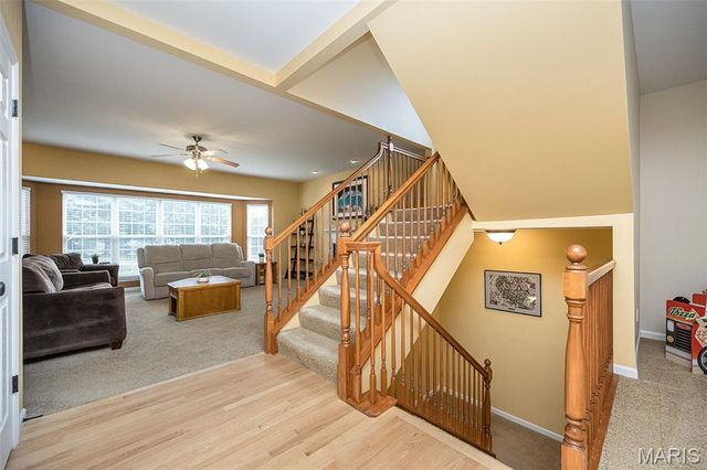 1048 Pierpoint Lane, St Charles, MO 63303