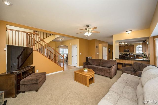 1048 Pierpoint Lane, St Charles, MO 63303