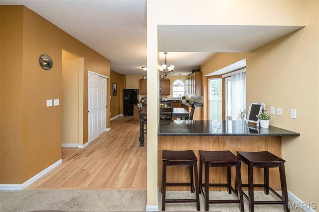 1048 Pierpoint Lane, St Charles, MO 63303