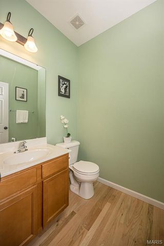 1048 Pierpoint Lane, St Charles, MO 63303
