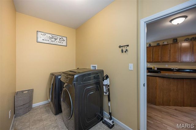 1048 Pierpoint Lane, St Charles, MO 63303