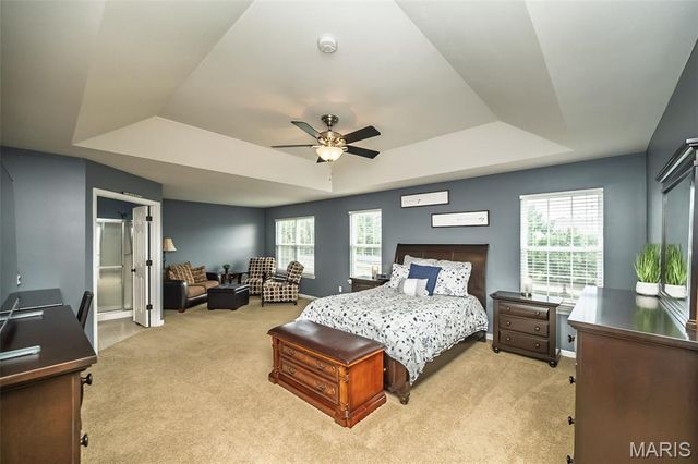 1048 Pierpoint Lane, St Charles, MO 63303