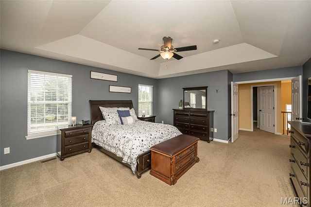 1048 Pierpoint Lane, St Charles, MO 63303