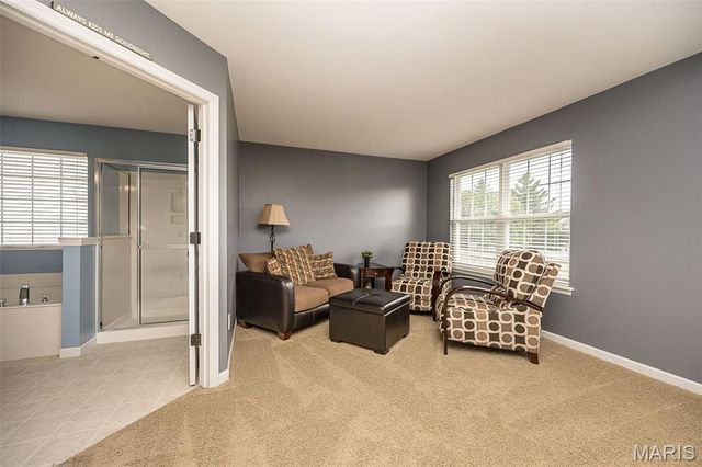 1048 Pierpoint Lane, St Charles, MO 63303