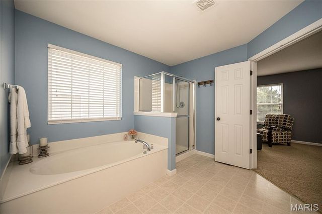 1048 Pierpoint Lane, St Charles, MO 63303