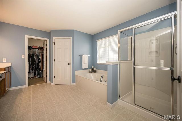 1048 Pierpoint Lane, St Charles, MO 63303