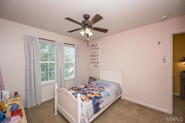 1048 Pierpoint Lane, St Charles, MO 63303