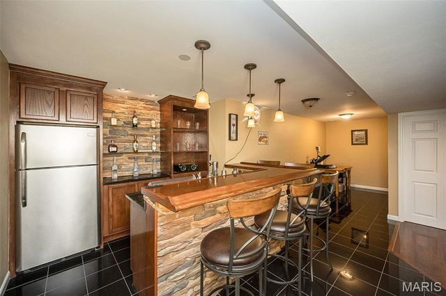 1048 Pierpoint Lane, St Charles, MO 63303