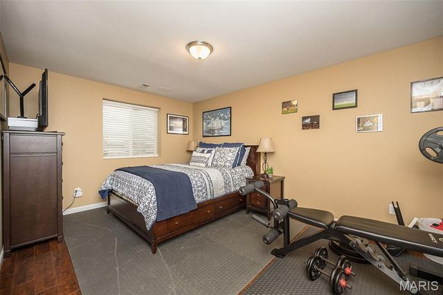 1048 Pierpoint Lane, St Charles, MO 63303