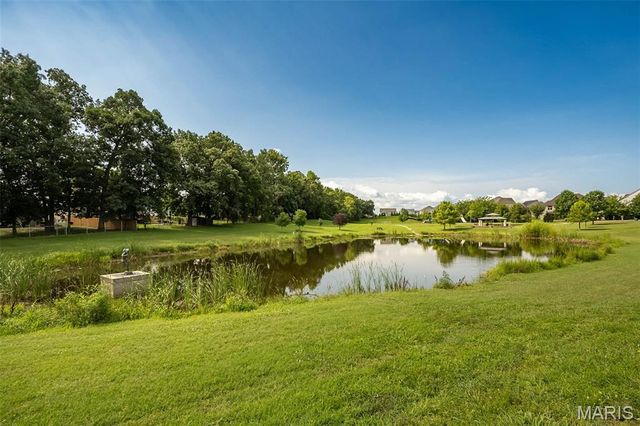 1048 Pierpoint Lane, St Charles, MO 63303