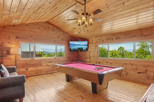 2043 Oakmont Dr, Sevierville, TN 37876
