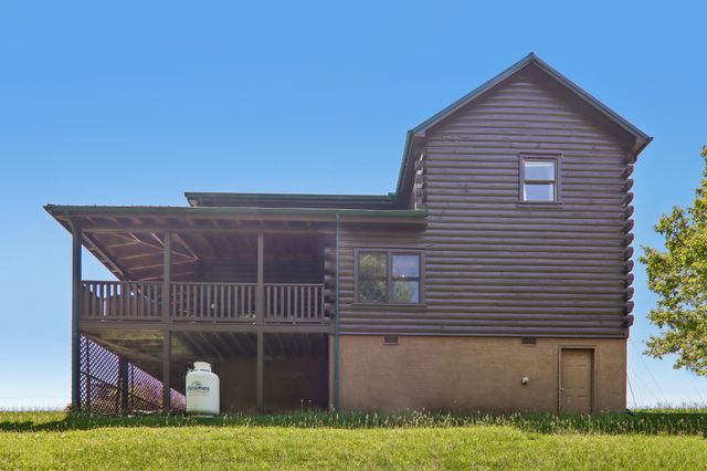 2043 Oakmont Dr, Sevierville, TN 37876