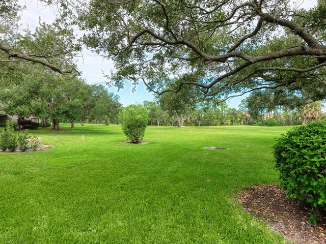 5527 KINGSMERE 36, Sarasota, FL 34235
