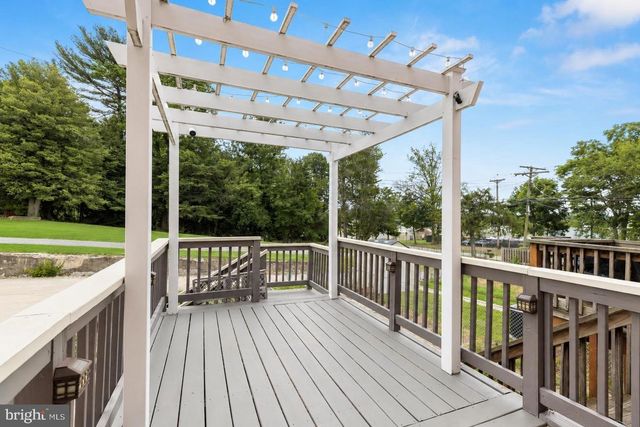 309 LEEANNE RD, Baltimore, MD 21221