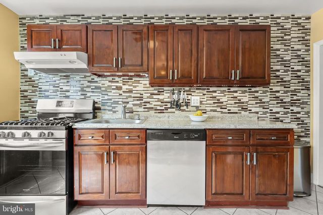 309 LEEANNE RD, Baltimore, MD 21221