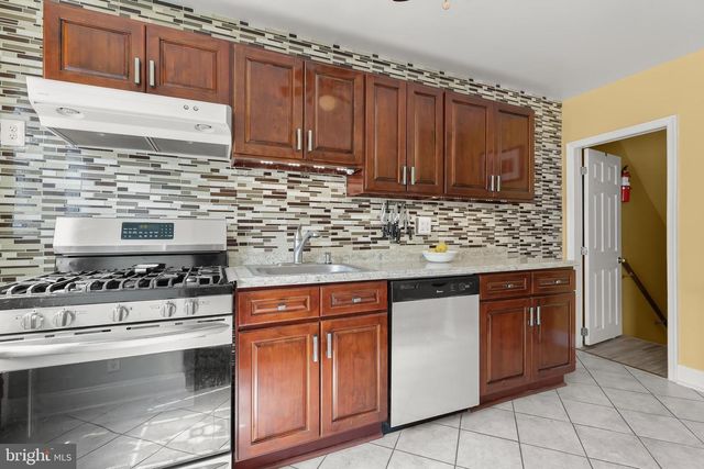 309 LEEANNE RD, Baltimore, MD 21221