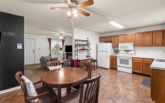 109 Poplar Lane, Thomasville, NC 27360
