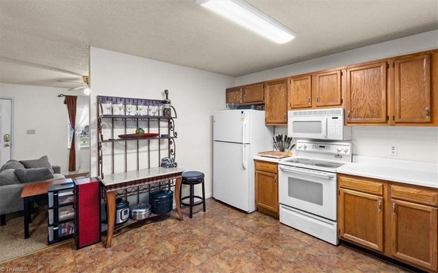 109 Poplar Lane, Thomasville, NC 27360