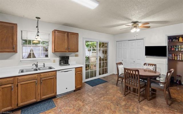 109 Poplar Lane, Thomasville, NC 27360