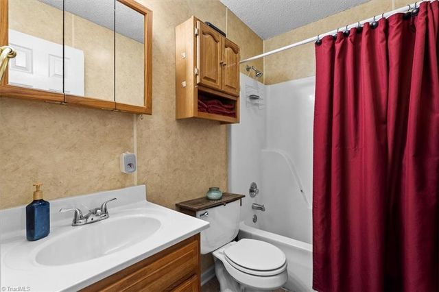 109 Poplar Lane, Thomasville, NC 27360
