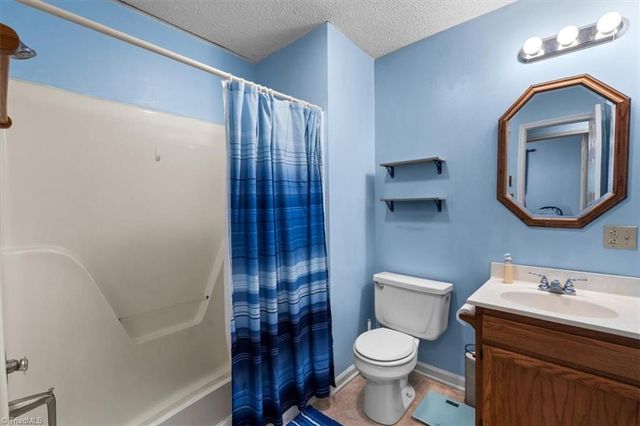 109 Poplar Lane, Thomasville, NC 27360