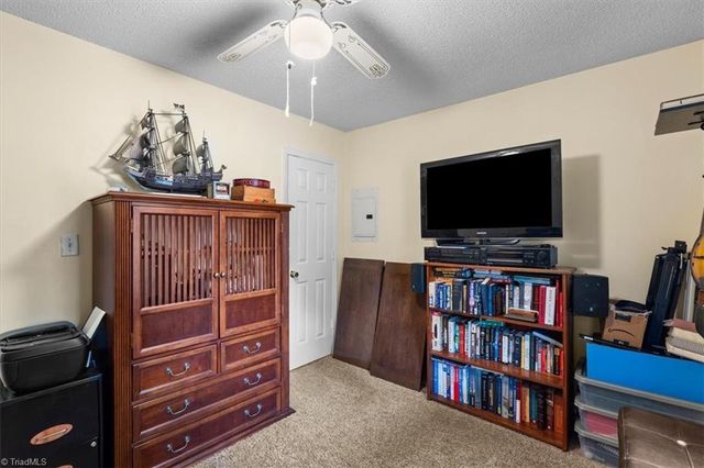109 Poplar Lane, Thomasville, NC 27360