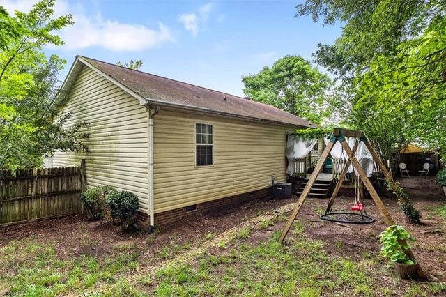109 Poplar Lane, Thomasville, NC 27360
