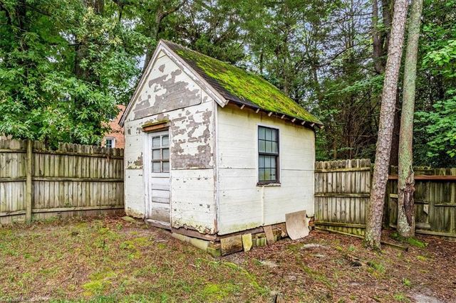 109 Poplar Lane, Thomasville, NC 27360