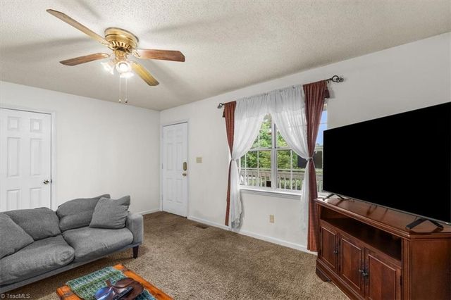 109 Poplar Lane, Thomasville, NC 27360