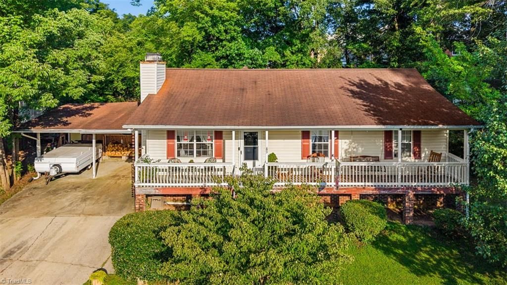 109 Poplar Lane, Thomasville, NC 27360