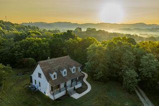 128 Leath Ln, Bethpage, TN 37022