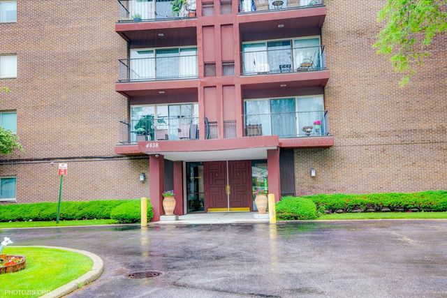 4838 Howard Street 301, Skokie, IL 60077