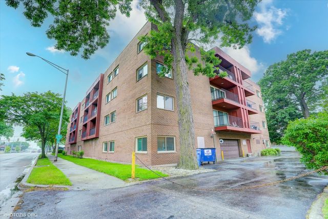 4838 Howard Street 301, Skokie, IL 60077