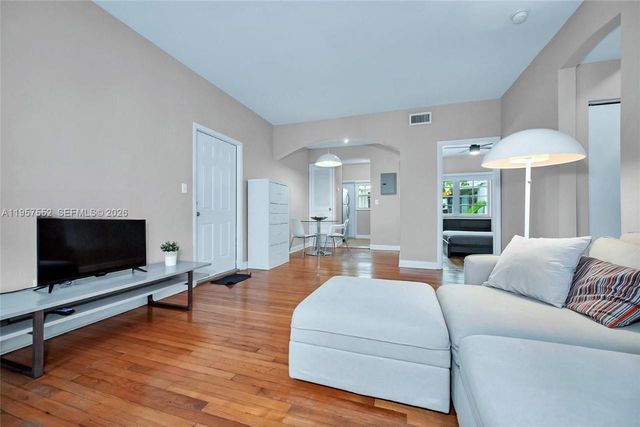 1561 Lenox Ave 2, Miami Beach, FL 33139