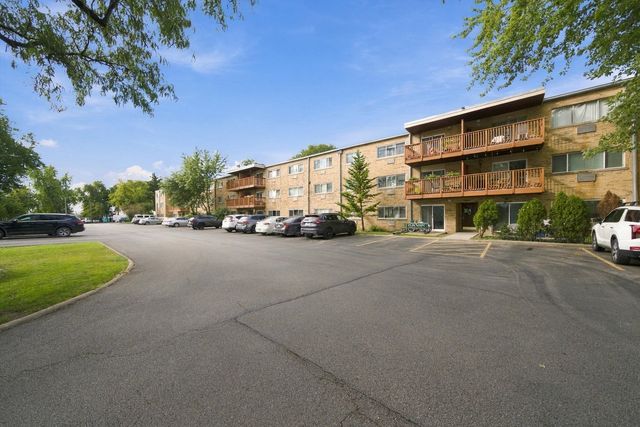 702 Dempster Street G4, Mount Prospect, IL 60056