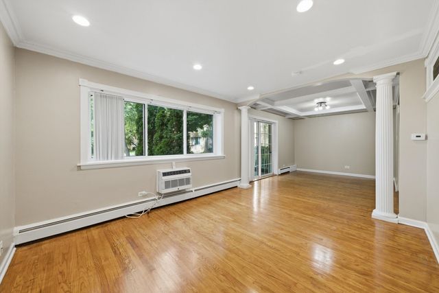 702 Dempster Street G4, Mount Prospect, IL 60056