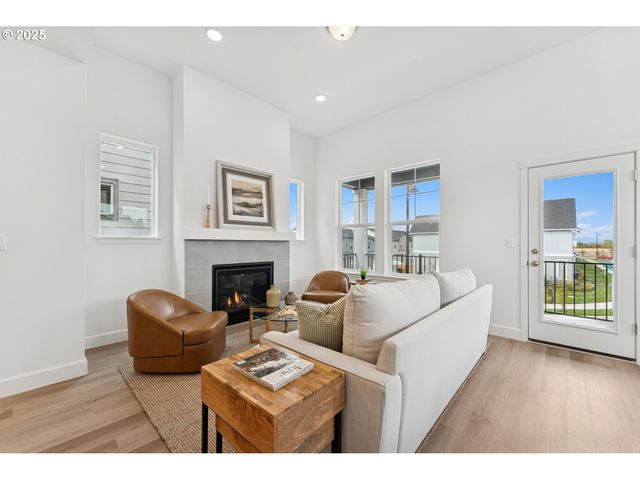 3312 Se Arrowhead Ave, Hillsboro, OR 97123