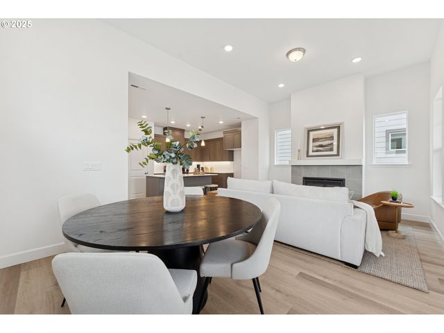 3312 Se Arrowhead Ave, Hillsboro, OR 97123