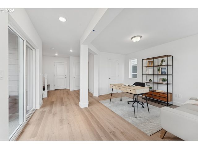 3312 Se Arrowhead Ave, Hillsboro, OR 97123