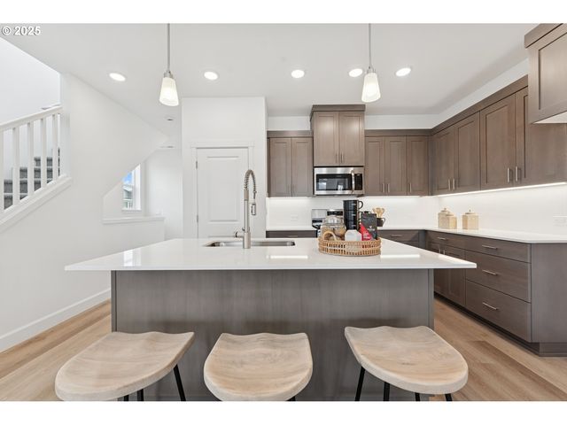 3312 Se Arrowhead Ave, Hillsboro, OR 97123