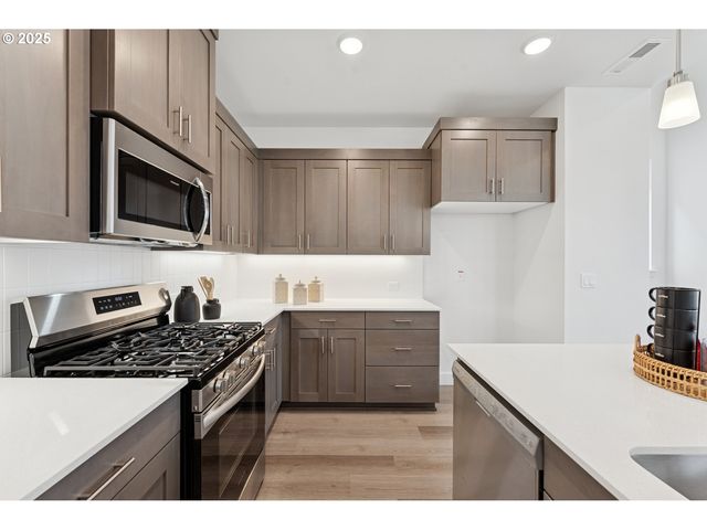 3312 Se Arrowhead Ave, Hillsboro, OR 97123